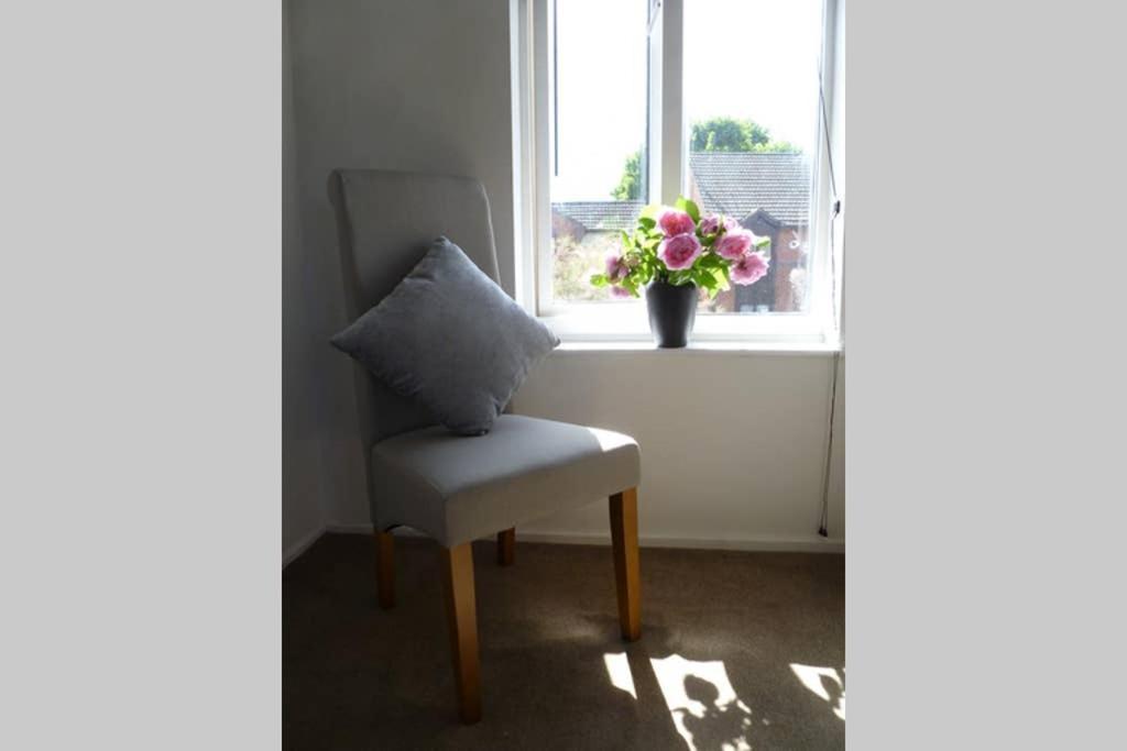 Cosy And Peaceful Maisonette With Terrace, Kidderminster Exterior photo