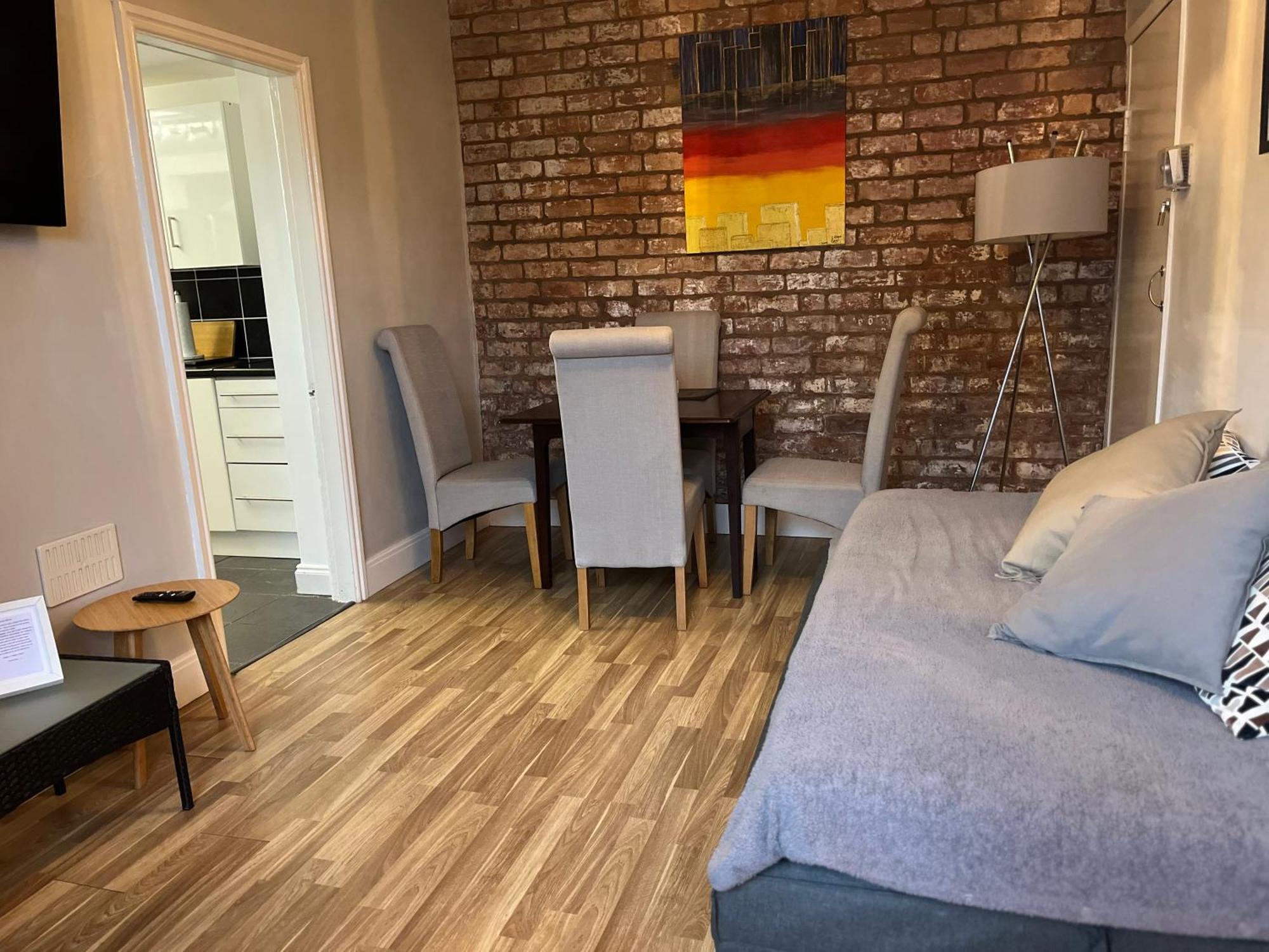 Cosy And Peaceful Maisonette With Terrace, Kidderminster Exterior photo